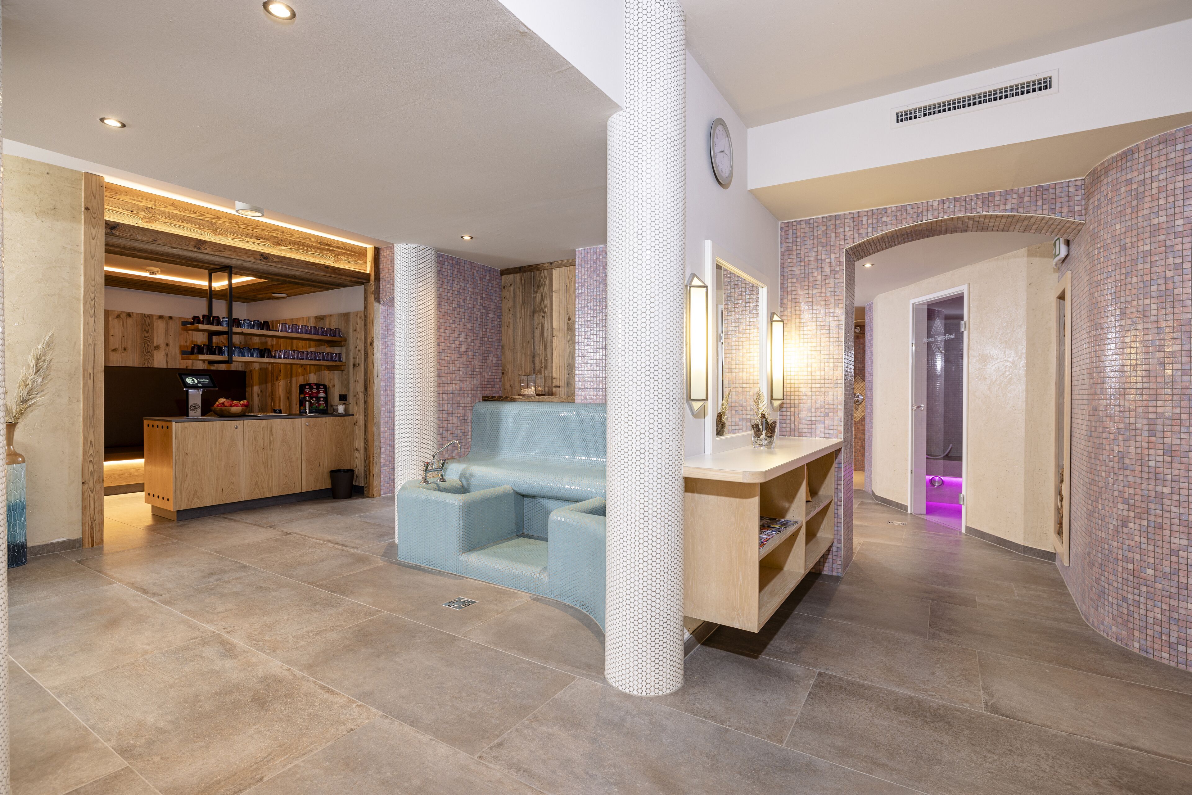 sauna, hot tub, steam room, sports massages, massages