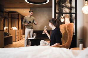 Juniorsuite Alpine Dream | Allergivenligt sengetøj, minibar, pengeskab på værelset