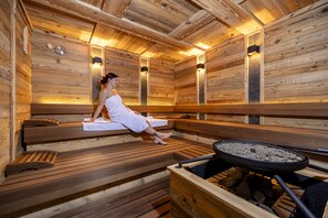 Sauna, Whirlpool, Dampfbad, Sportmassagen, Massageanwendungen
