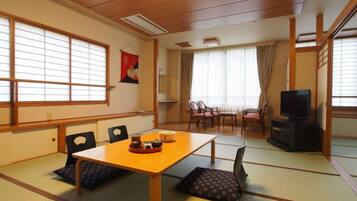 Premium bedding, minibar, in-room safe, soundproofing