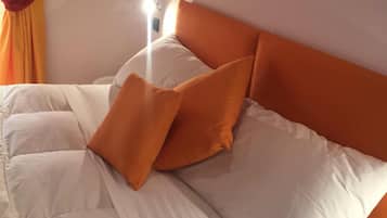 Tripla Standard, bagno in camera (Rossa) | Biancheria da letto di alta qualità, materassi in memory foam