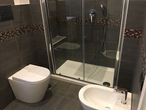 Bathroom - Grande Archivio Napoli 22 (Naples)