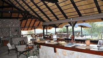 Bar (en la propiedad)