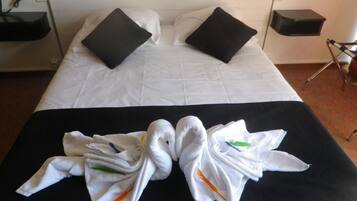 TyöpöytÀ, ÀÀnieristys, silitysrauta/-lauta, vauvansÀngyt