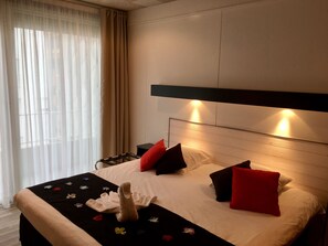 Doppelzimmer | Schreibtisch, schallisolierte Zimmer, Bügeleisen/Bügelbrett, Babybetten