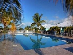 Outdoor pool - Mermaid Reef Villa 3 by Living Easy Abaco (Marsh Harbour)