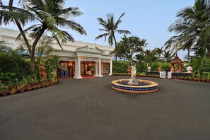 Utsikt mot gårdsplass