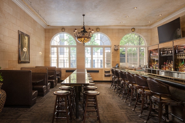 Bar (en la propiedad)