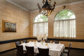 Breakfast, lunch and dinner served - The Davenport Tower, Autograph Collection (Spokane)