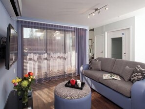 Flachbildfernseher, DVD-Player