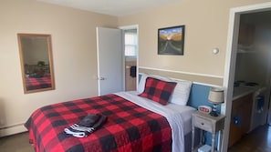 Junior Apartment, 2 Queen Beds, Kitchenette, Partial Lake View | Individually decorated, free WiFi, bed sheets - Big Bear Lodge (Alpena)