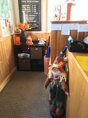 Reception hall - Big Bear Lodge (Alpena)