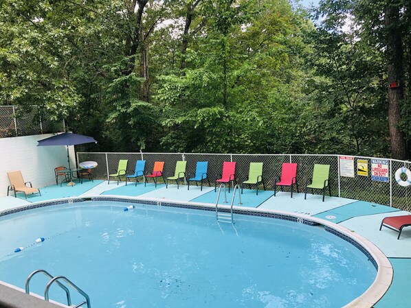 حمام سباحة خارجي