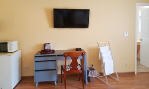 Classic Room, 2 Queen Beds | Mini-refrigerator - Alpine Motel (Wisconsin Dells)