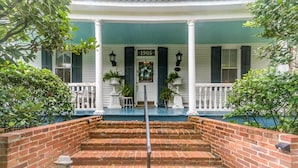 Exterior - T'Frere's House (Lafayette)