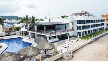 Fachada de la propiedad