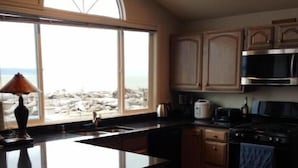Camano Island 4 Bedroom Vacation Rental | Private kitchen - Camano Island Waterfront Vacation Rental (Camano Island)