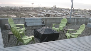 Camano Island 4 Bedroom Vacation Rental | Terrace/patio - Camano Island Waterfront Vacation Rental (Camano Island)