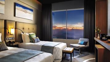 Minibar, in-room safe, desk, iron/ironing board