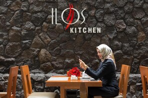 Restaurant - Hotel Ilos (Bandung)