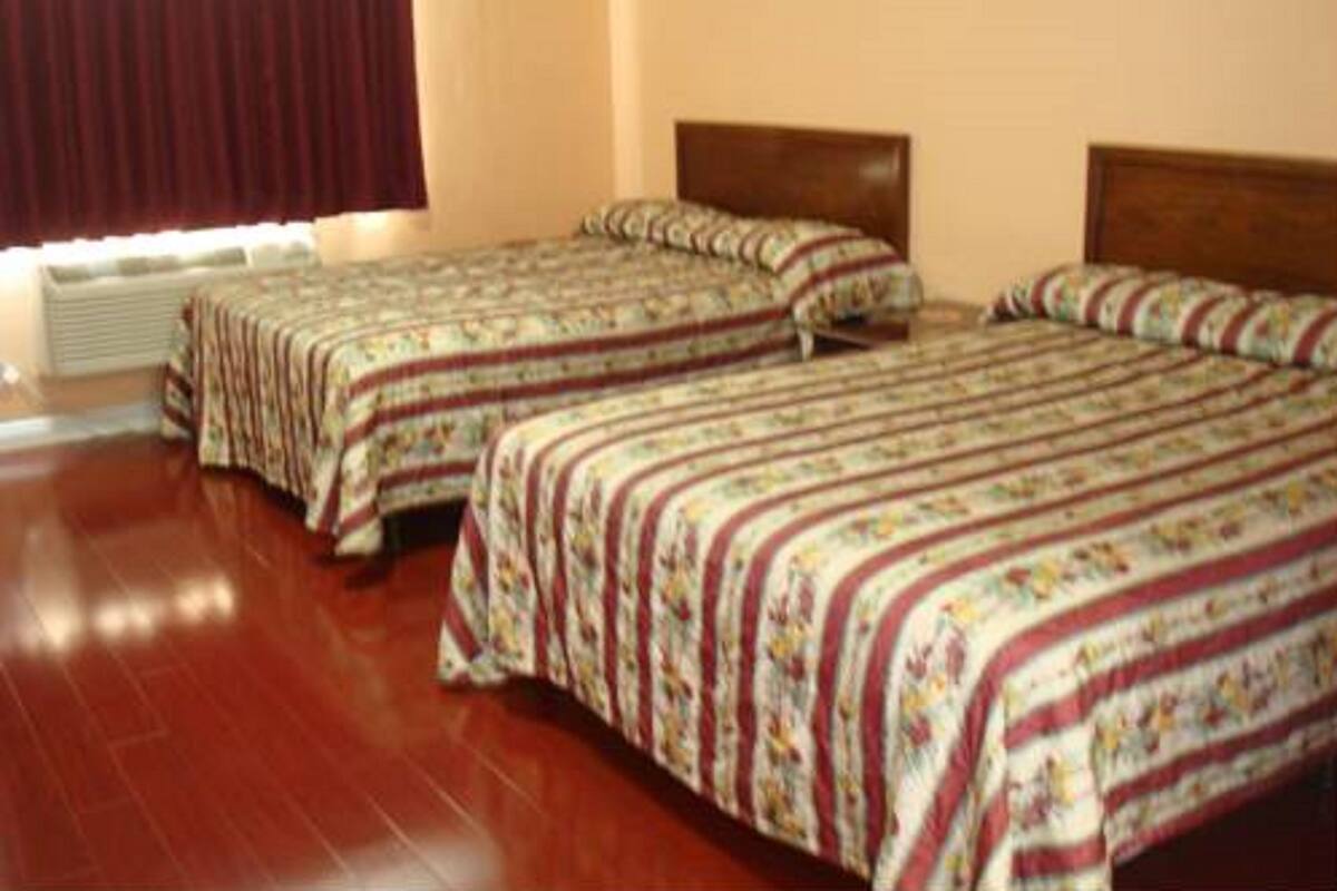 Basic Room, 2 Queen Beds, Non Smoking