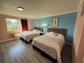 Room, 2 Queen Beds, Non Smoking