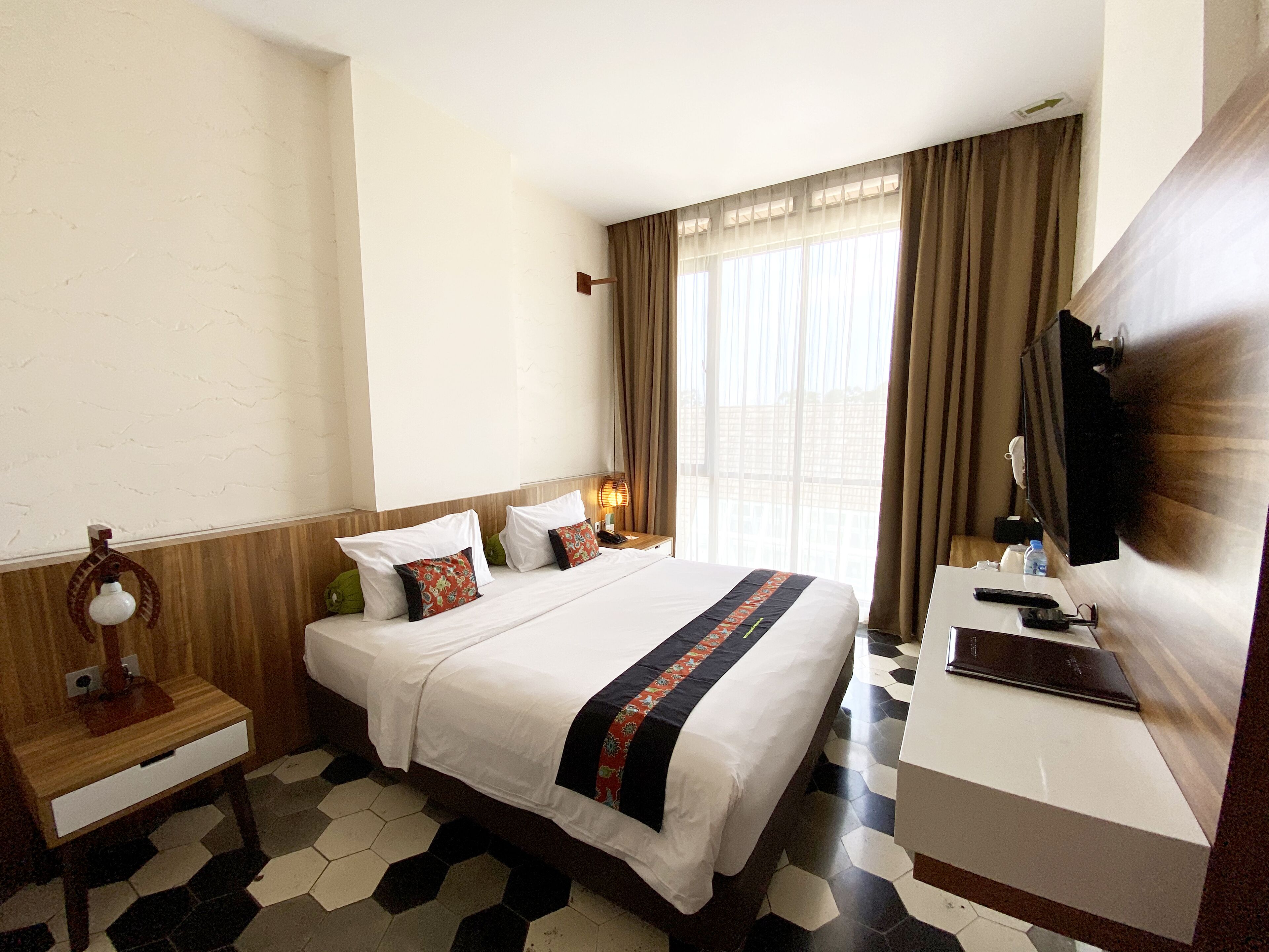 Deluxe Room King | Roupas de cama premium, cofres nos quartos, escrivaninha