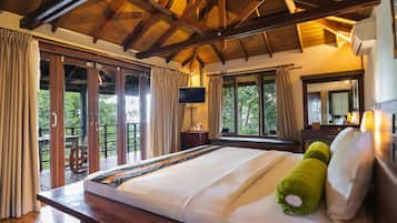 Cottage King Room | Seprai premium, brankas, meja kerja, dan tempat tidur lipat/tambahan