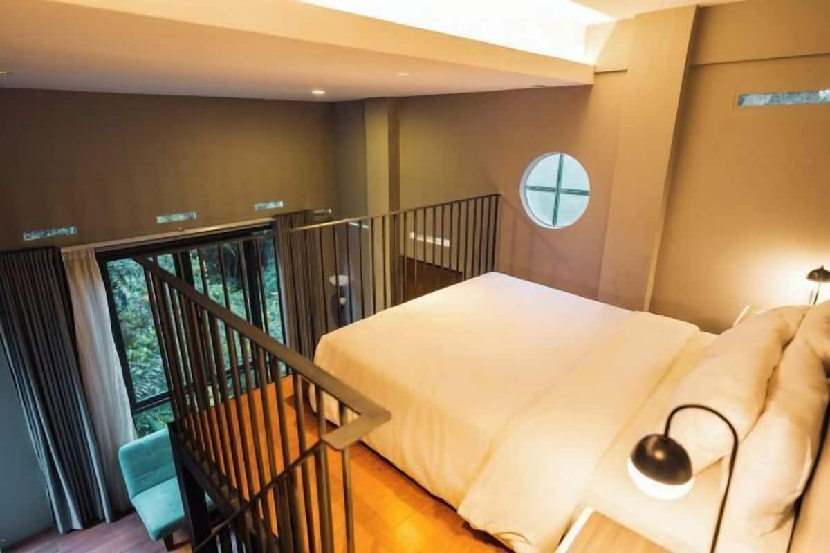 1 Schlafzimmer, hochwertige Bettwaren, Zimmersafe, Schreibtisch