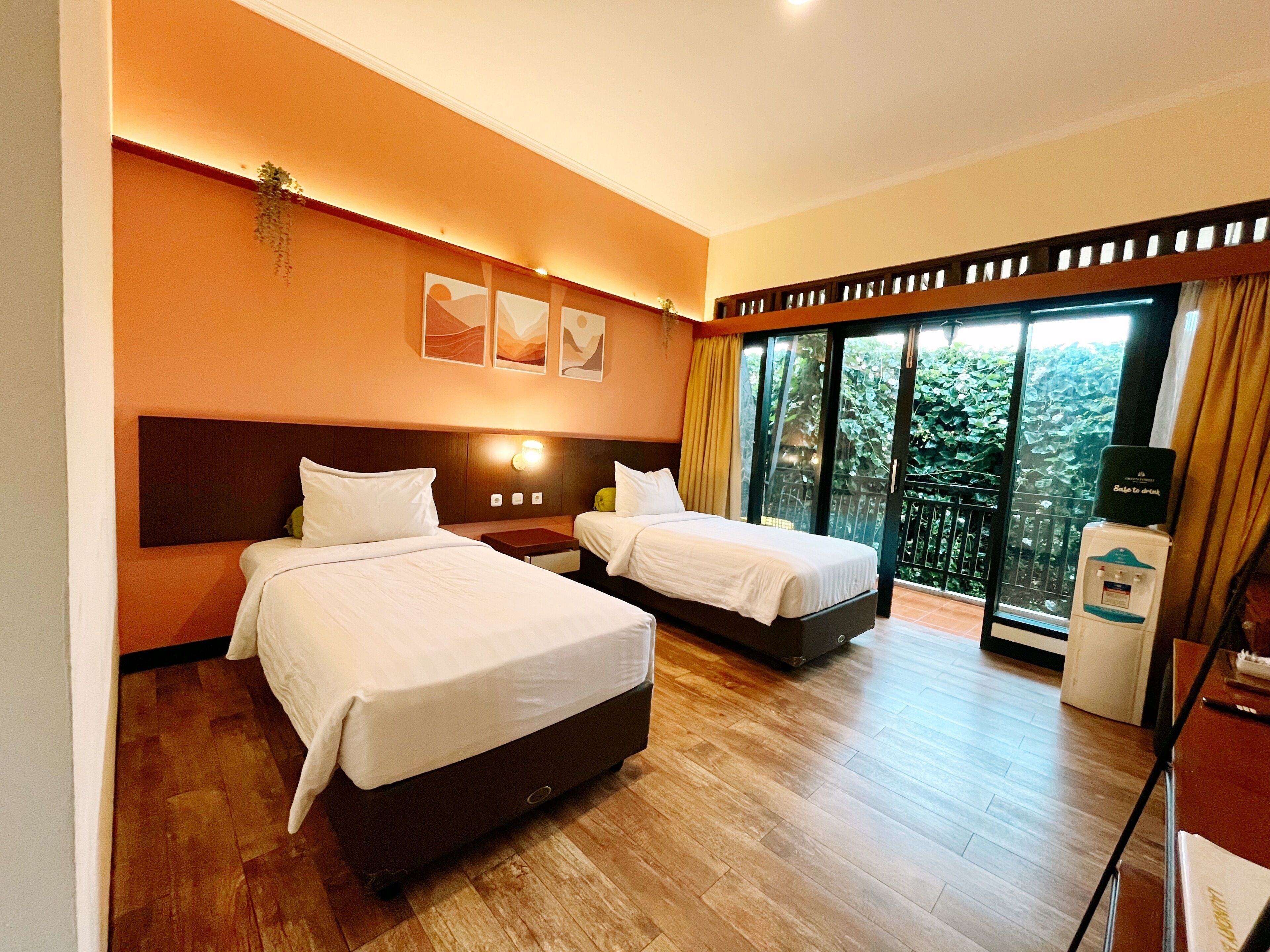 Suíte executiva (Room) | Roupas de cama premium, cofres nos quartos, escrivaninha