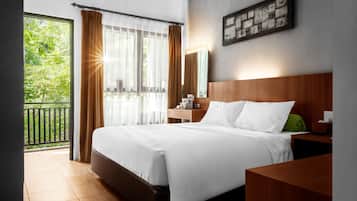 Superior Room King | 1 bedroom, premium bedding, in-room safe, desk