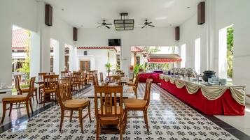 Daily local cuisine breakfast (USD 6 per person)