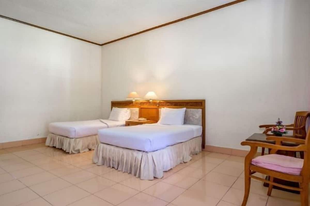 1 bedroom, minibar, desk, laptop workspace