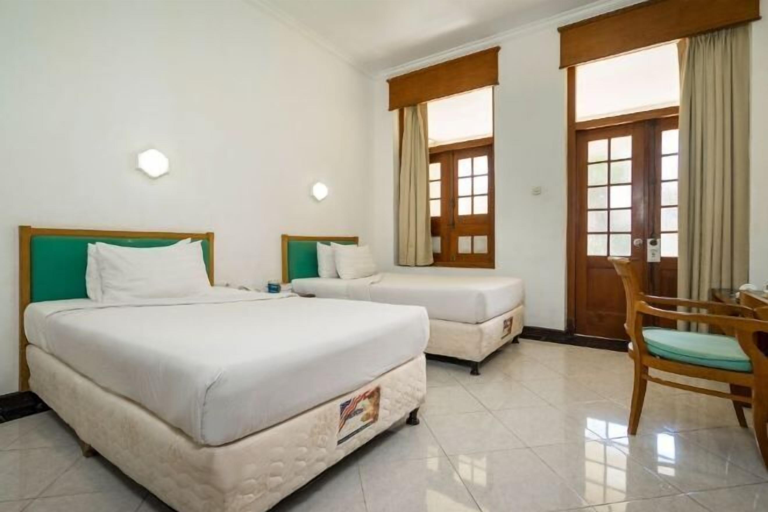 Minibar, desk, laptop workspace, blackout drapes