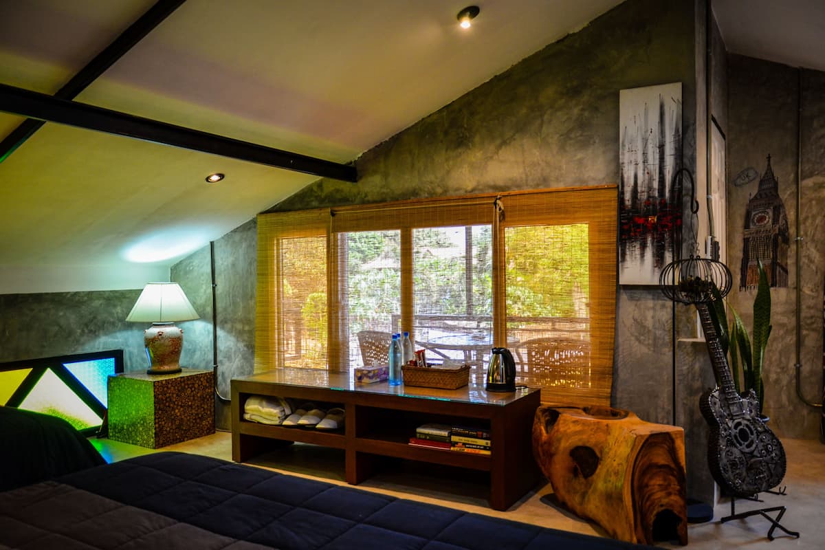 Gallery Studio | Individually decorated, individually furnished, iron/ironing board