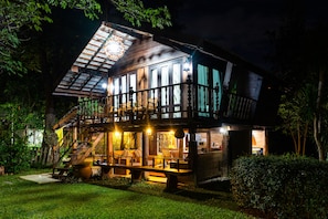 Classic-bústaður - útsýni yfir garð | Sérhannaðar innréttingar, sérvalin húsgögn, straujárn/strauborð