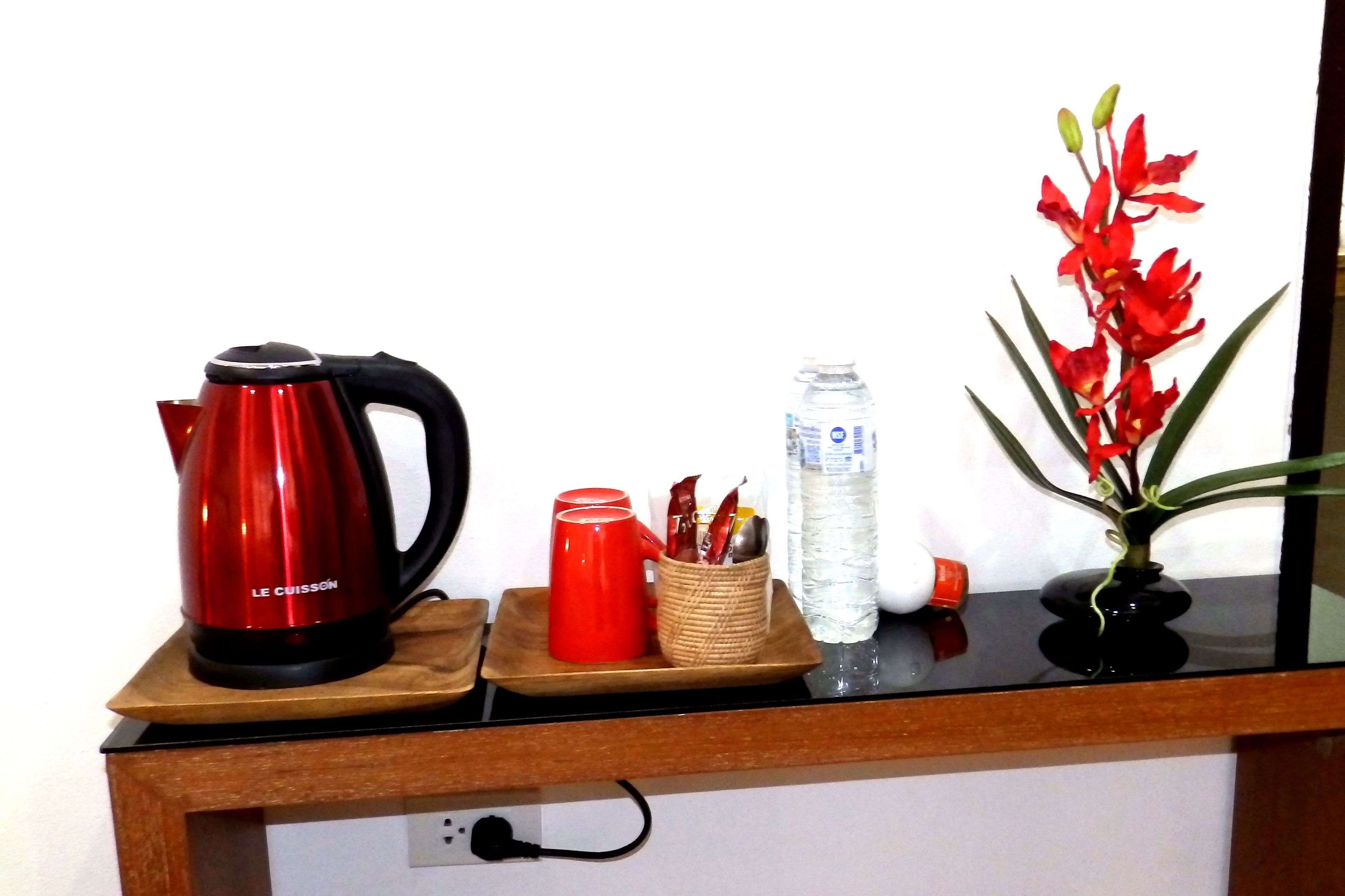 Kopi dan/atau pembancuh kopi