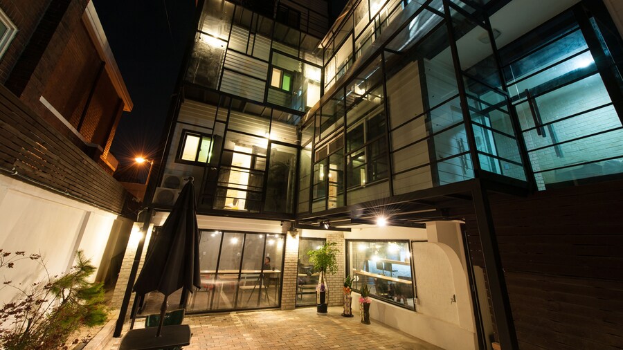 Inno Hostel & Pub Lounge Hongdae