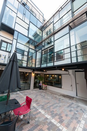 Property entrance - Inno Hostel & Pub Lounge Hongdae (Seoul)