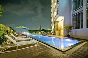 Outdoor pool - Travelday Bandung (Bandung)