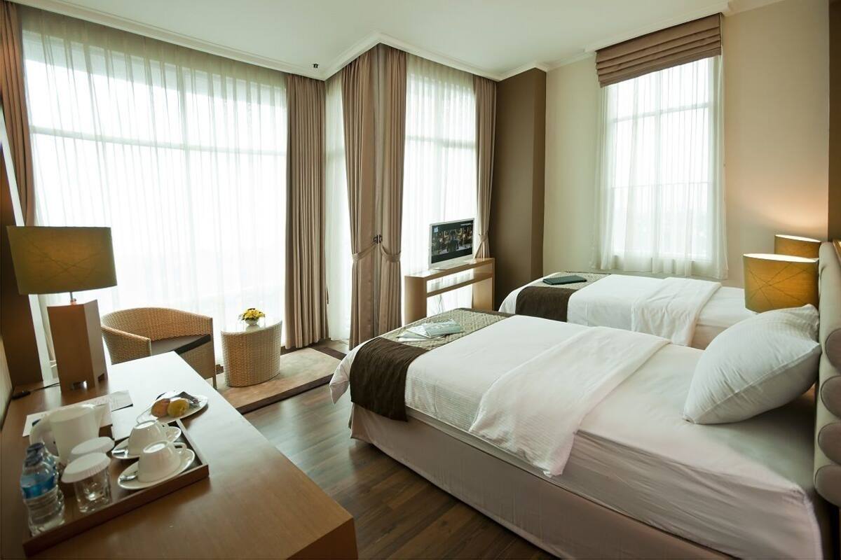 Executive Room | In-room safe, desk, rollaway beds (surcharge), WiFi (free)