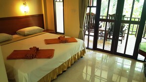 Superior-Zimmer | Zimmersafe, Schreibtisch, Verdunkelungsvorhänge, kostenloses WLAN