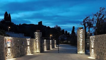 Entrada al alojamiento