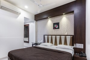 Standard Room | Premium bedding, in-room safe, desk, iron/ironing board - Hotel Ashish (Ahmedabad)