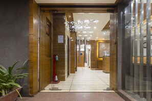 Property entrance - Hotel Ashish (Ahmedabad)