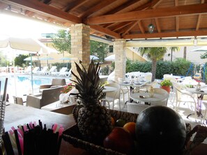 Bar lounge