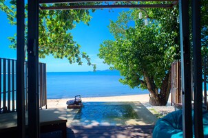 @Seaview Villa | 迷  你吧、客房内保险箱、办公桌、隔音