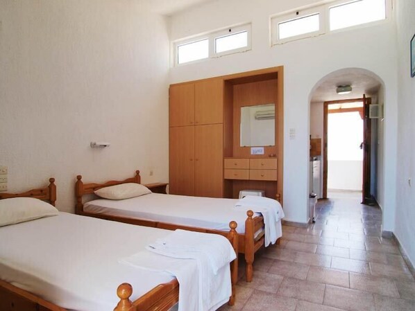 In-room safe, free cots/infant beds - Tasmania Village (Agios Nikolaos)