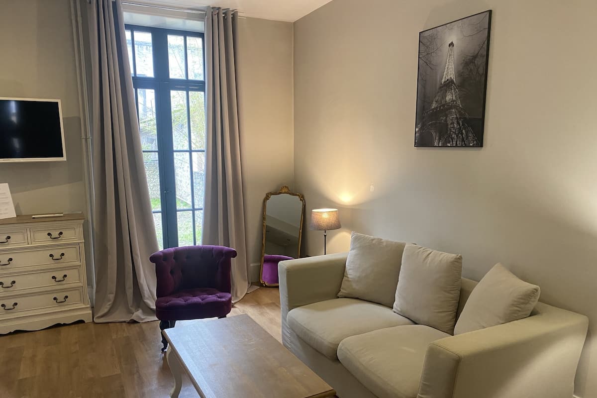 Superior Garden-View Apartment | Lounge