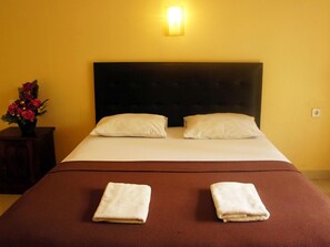 Rollaway beds - Waringin Home Stay (Kuta)